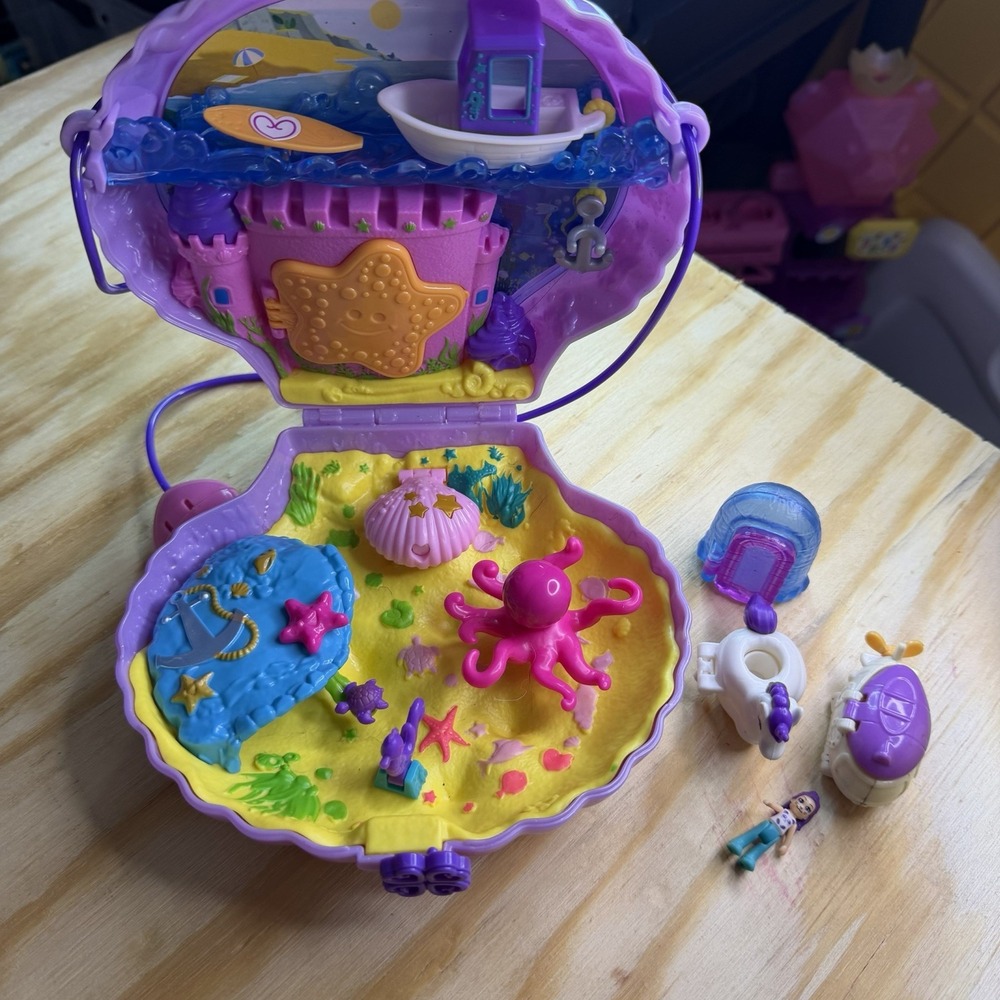 Polly Pocket Underwater Shell Compact Ocean Sea Octopus w/ Doll‎